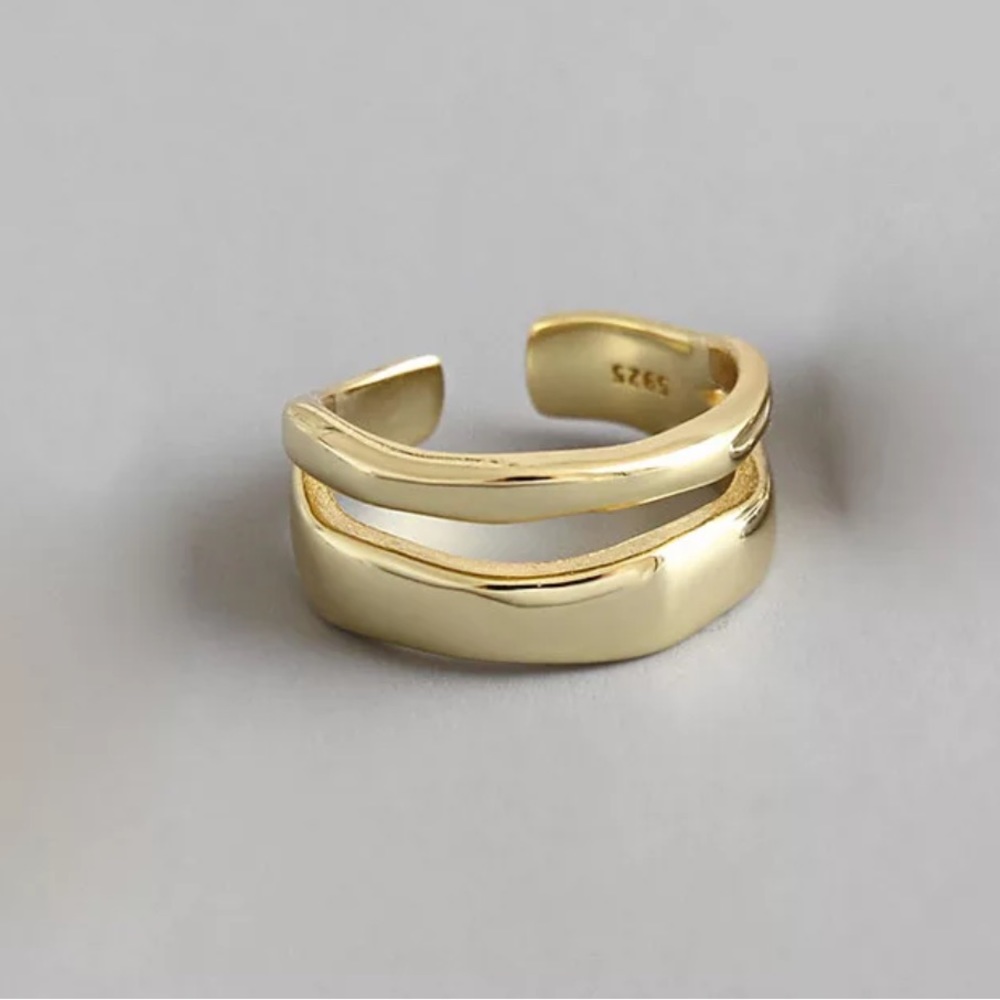 NEW GOLD TWIST  925 STERLING SILVER ADJUSTABLE RING, CUTE RING, SHINY RING. - Picture 2 of 4